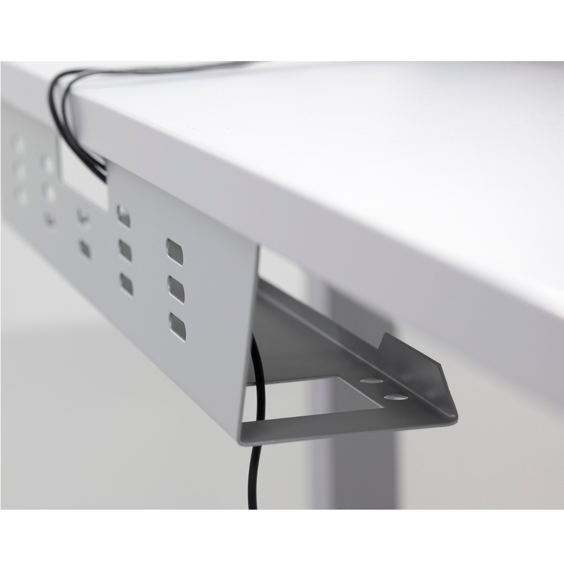 212-0623-00 Hammerbacher VKW18/S - Kabelwanne horizontal, silber, 1660x90x90mm, f.Schreibtischb. 1800/2000mm, 5,1 kg