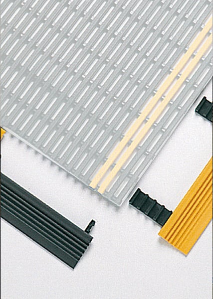 354-0026 Umrandungsprofil, Breitseite, schwarz/gelb, für Industriematten