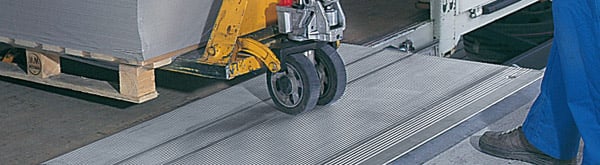 453-0149 Alu-Überfahrbrücke B 1500 mm, Tragkraft 4000 kg