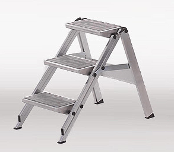 717-0023 Klappbare Sicherheitstreppe mit Alu-Riffelblech